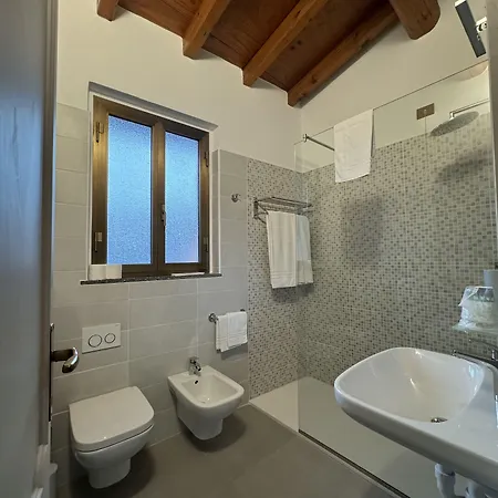 Alojamento de Acomodação e Pequeno-almoço Michelina Castiglione dʼIntelvi